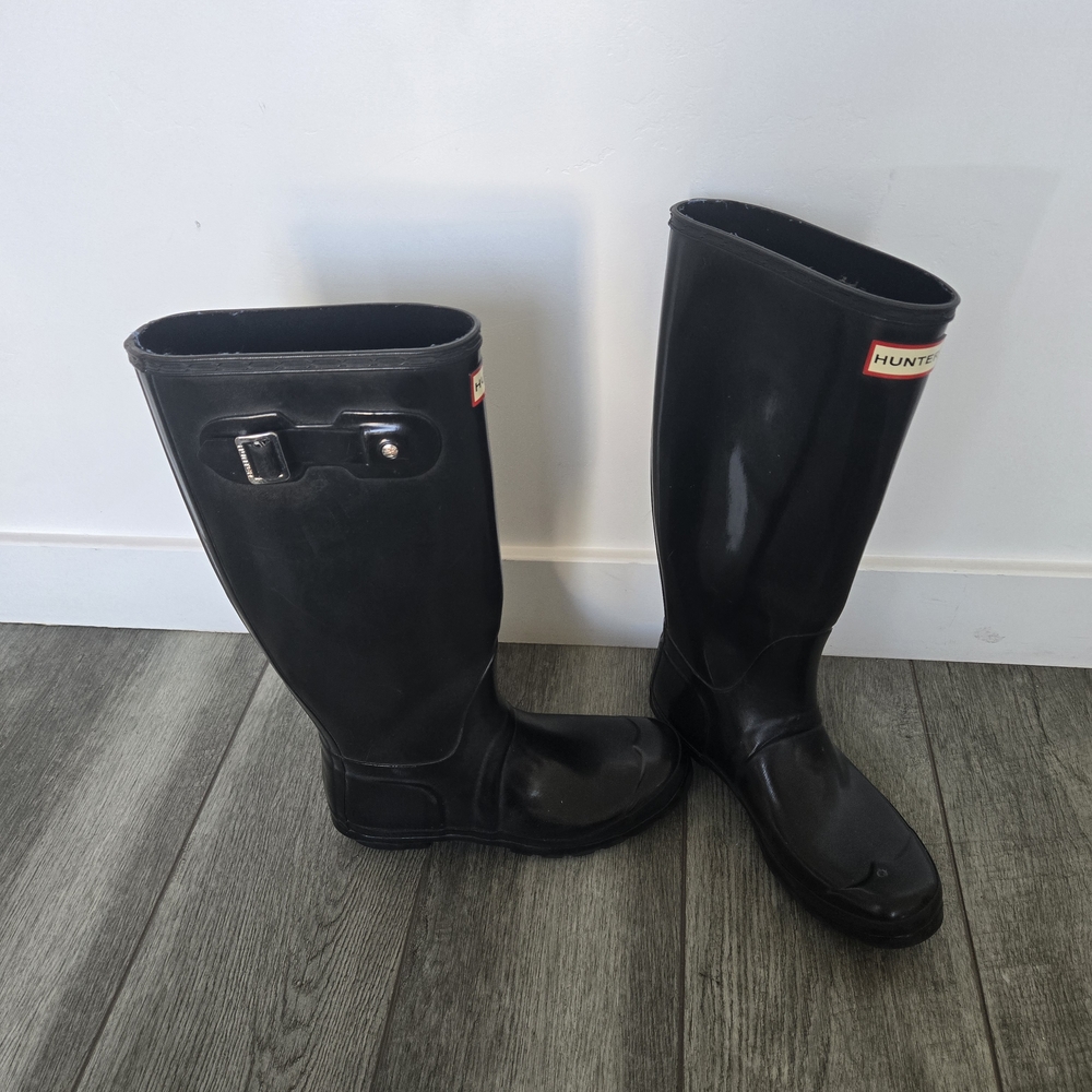 Hunter Black Rain Boots - Picture 2 of 3
